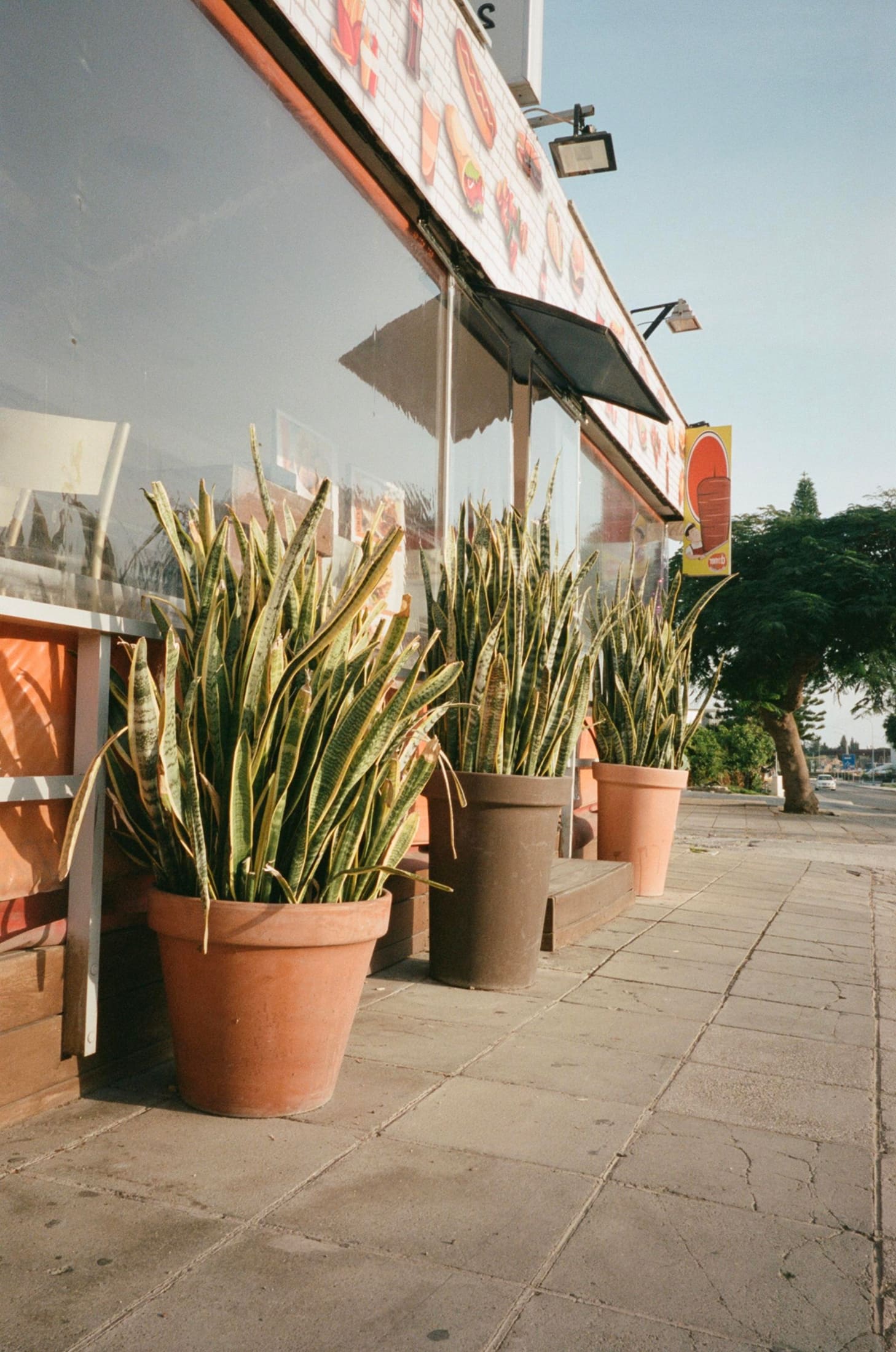 Street frame 20
